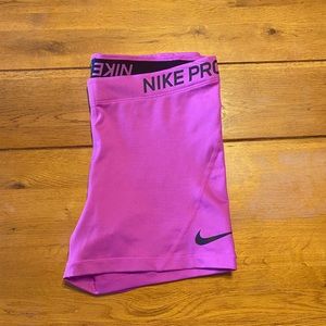 Women’s Nike Pros